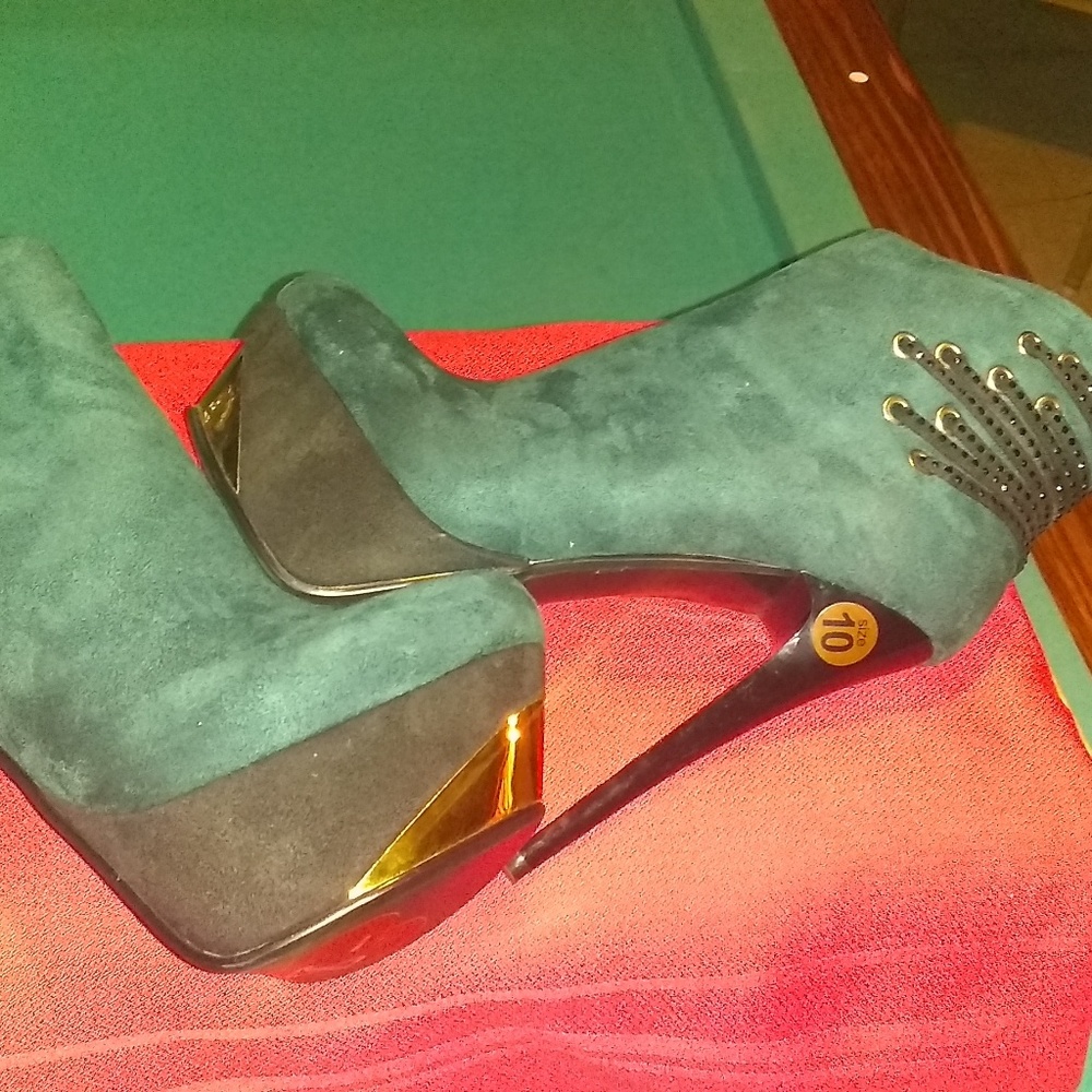 Boots - Picture 2 of 2